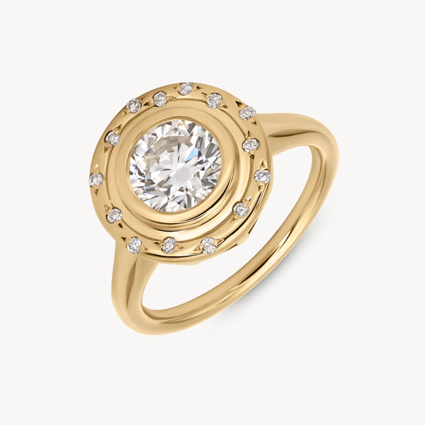 18k 1.01ct IGI Round F/VS1 Lab Grown Spotlight Ring