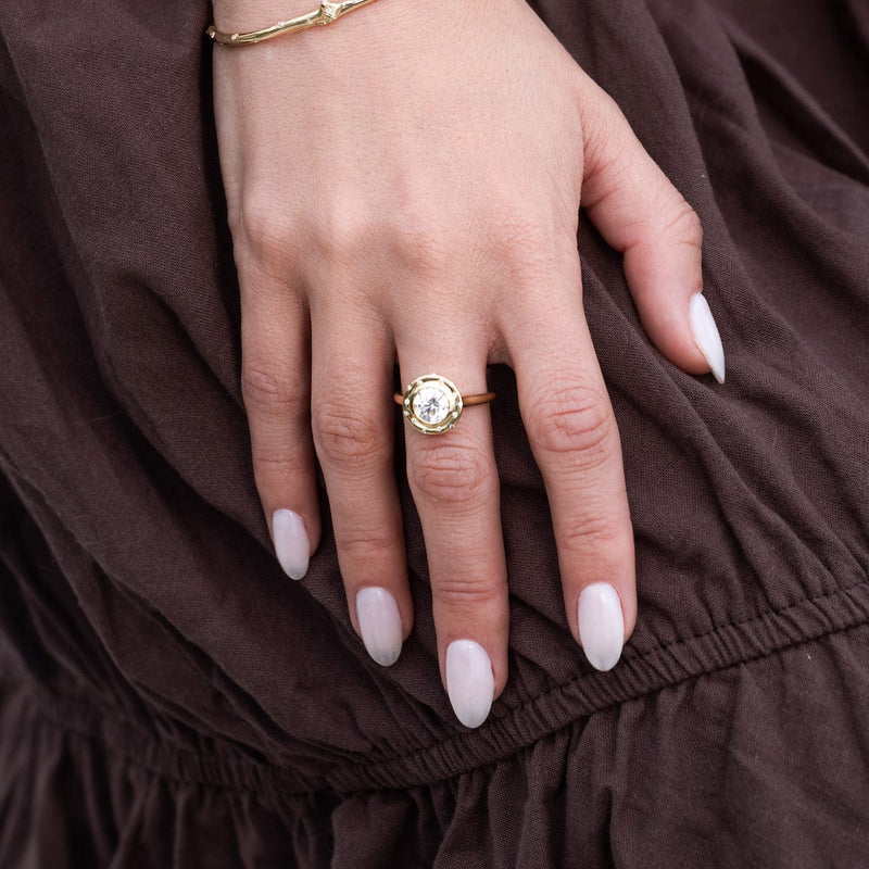 18k 2.01ct GIA Round I/SI1 Ethically Mined Spotlight Ring