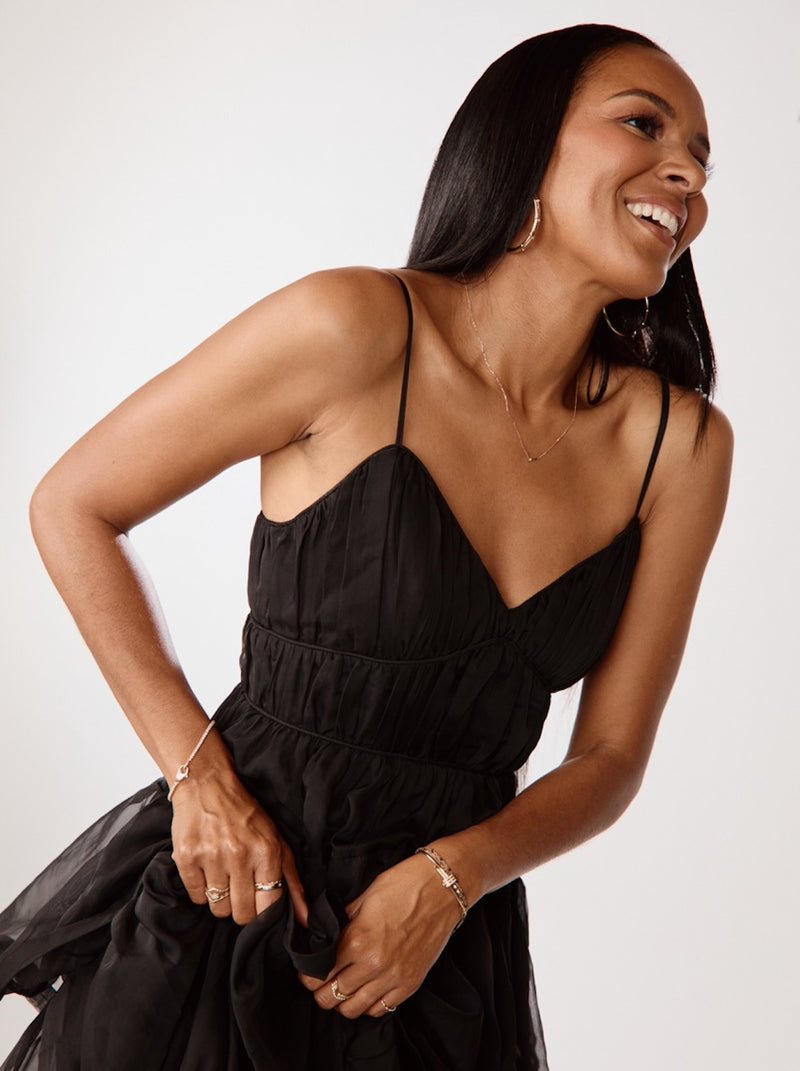 Single Diamond V Necklace