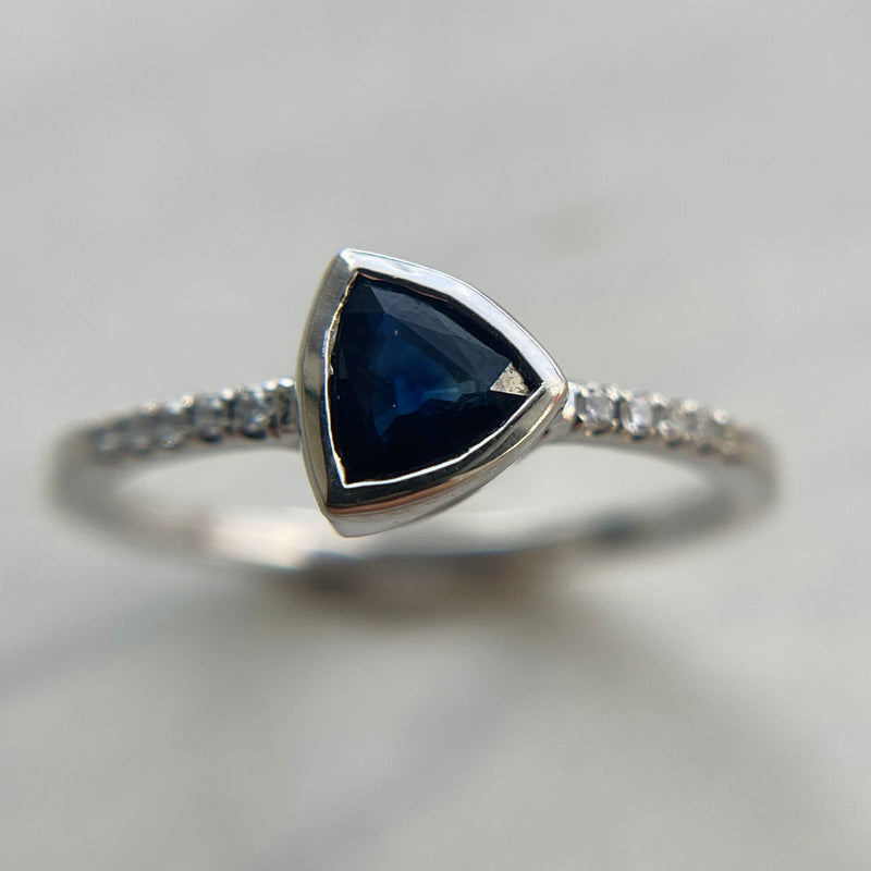 Trillion Sapphire and Diamonds Ring - White Gold