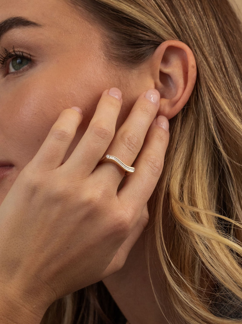 Wavy Diamond Ring