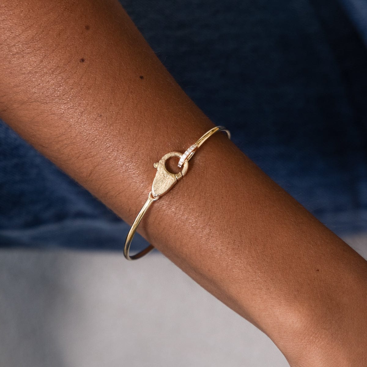 Stirrup Lock Bracelet – Vincent Peach Fine Jewelry