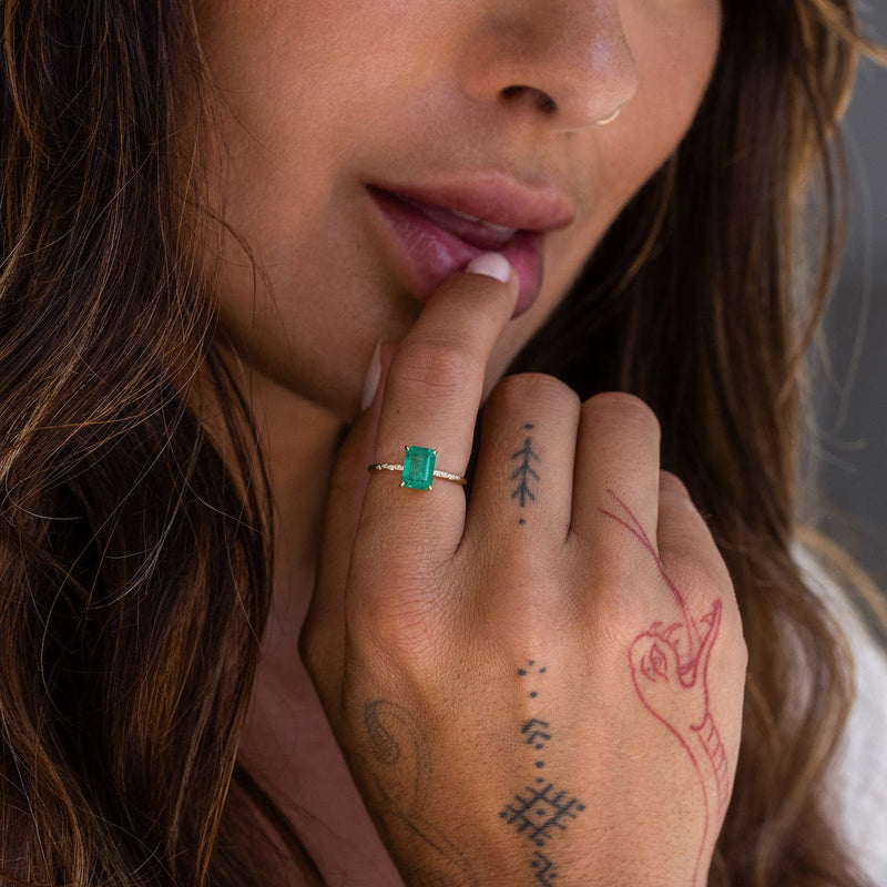 Large Starry Emerald Ring